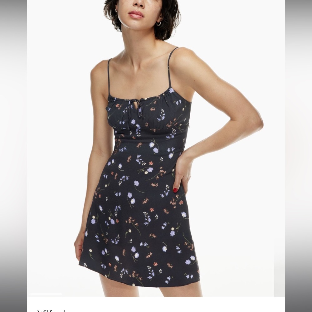 Aritzia Wilfred Bellow Mini Dress. Black. Sz X-Small